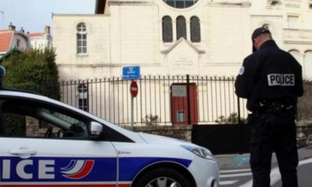 Γαλλία: Επιδρομή αντιεμβολιαστών στο σπίτι βουλευτή του Μακρόν